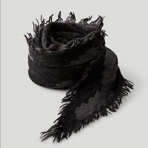 WILFRED DIAMOND MOSAIC TRIANGLE SCARF!